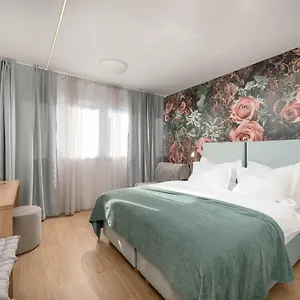 Skaline Luxury 4* Split